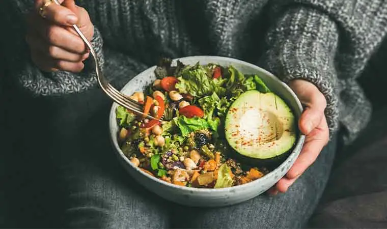 آیا افراد گیاه‌خوار پوست بهتری دارند؟