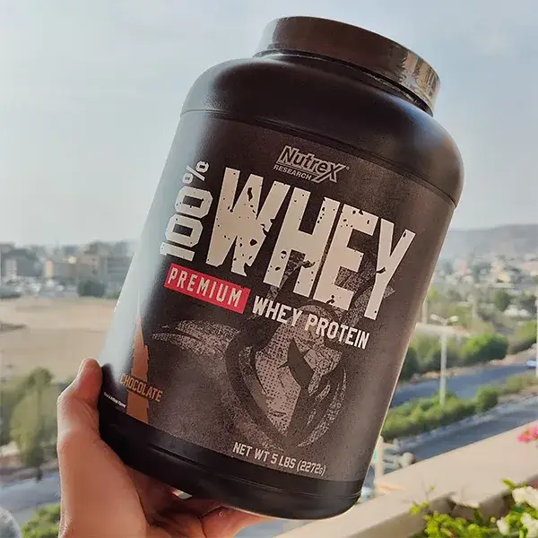 پروتئین Whey و ارتباط آن با بروز آکنه