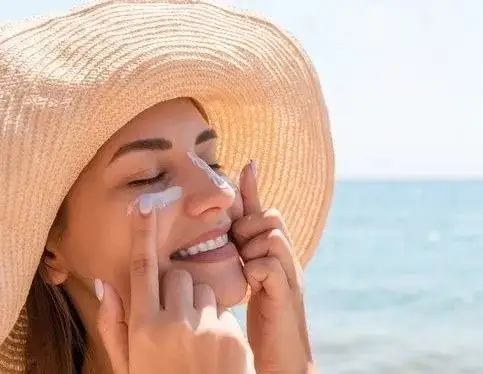 لک های ناشی از آفتاب سوختگی مزمن